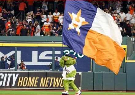 MLB Opening Day 2026 Ignites with Yankees Domination, Ace Showdowns, and Three-Peat Dreams: Epic Storylines, Star Lineups, Live Buzz, and Game-Changing Takeaways